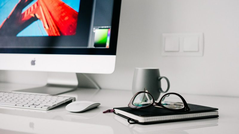 Artykuły BHP – sklep online czy stacjonarny? Poradnik dla kupujących
